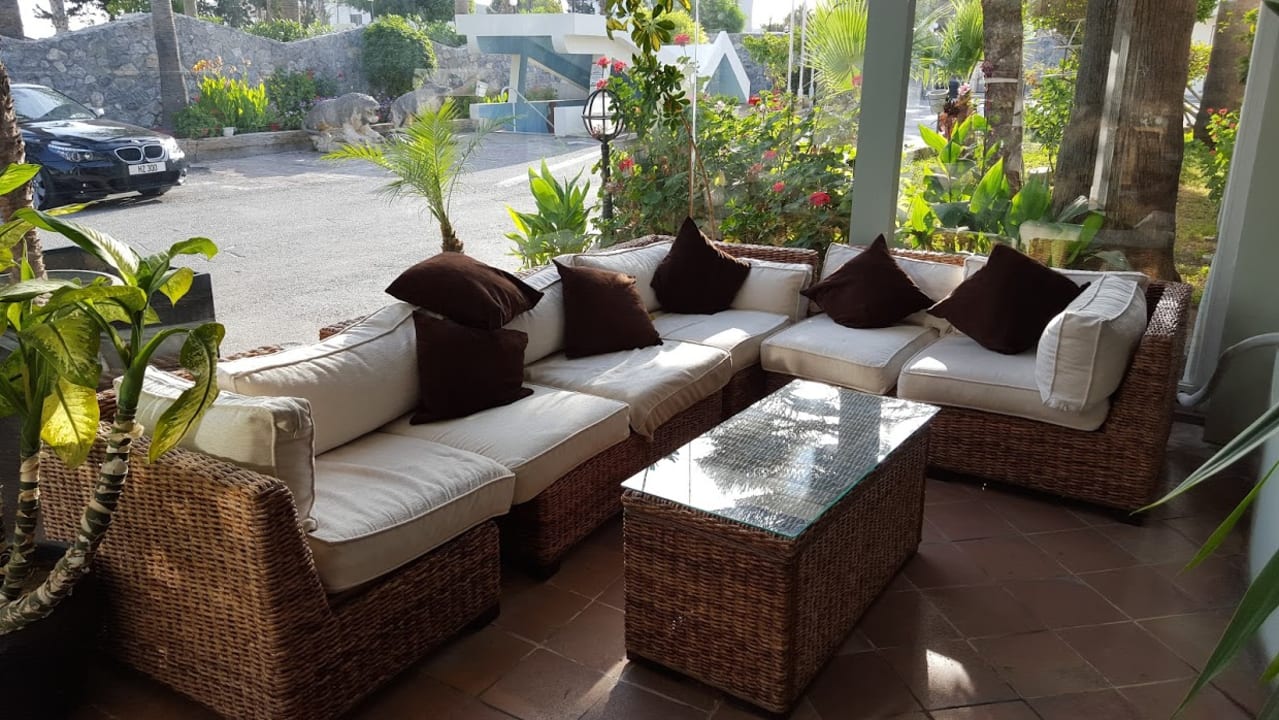 Lobby La Hotel & Resort