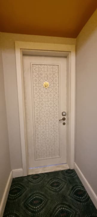 Zimmer Royal Taj Mahal Hotel