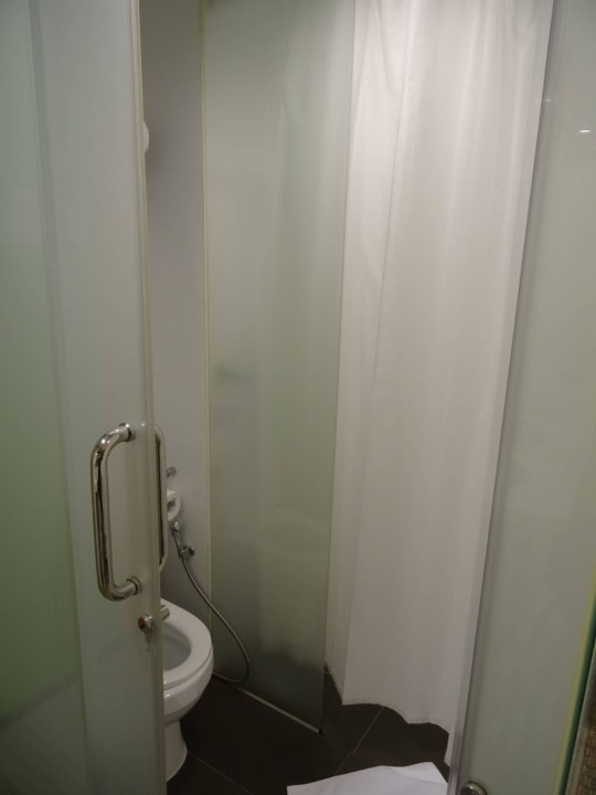 Sehr kleines Bad Ji Hotel Orchard Singapore