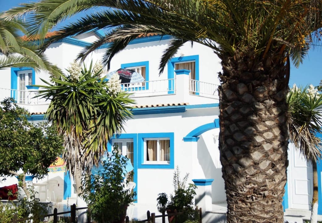 Neues Gebäude Hotel Akis