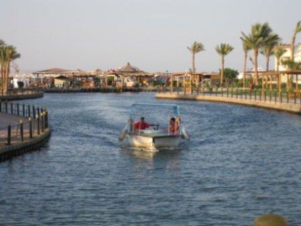Transport vom Pool zum Hotelstrand Pickalbatros Dana Beach Resort - Hurghada