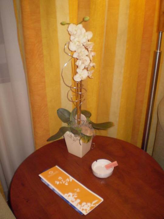 Blumengruß Airport Hotel Okecie