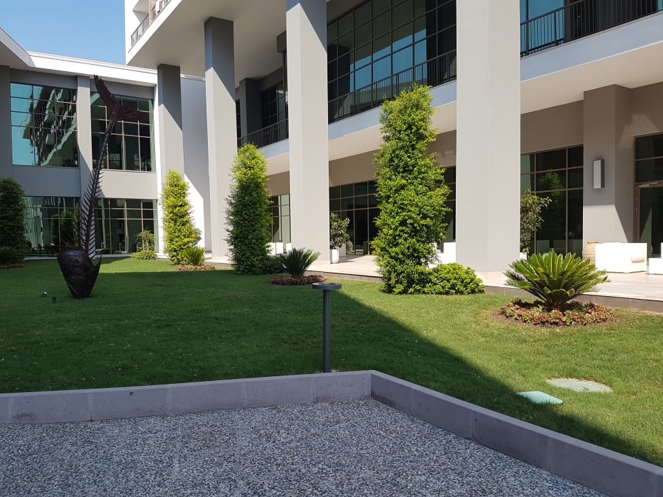 Gartenanlage Acanthus Cennet Barut Collection