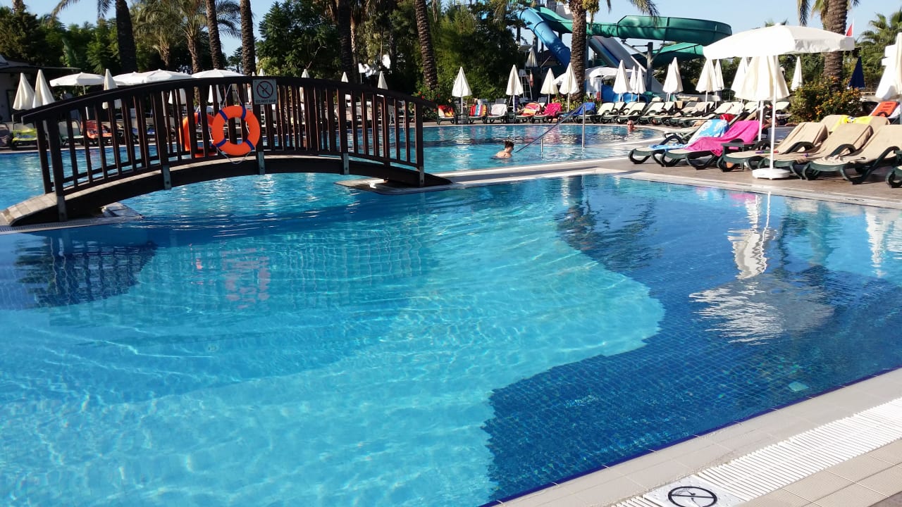 Pool am Morgen Aydinbey Famous Resort