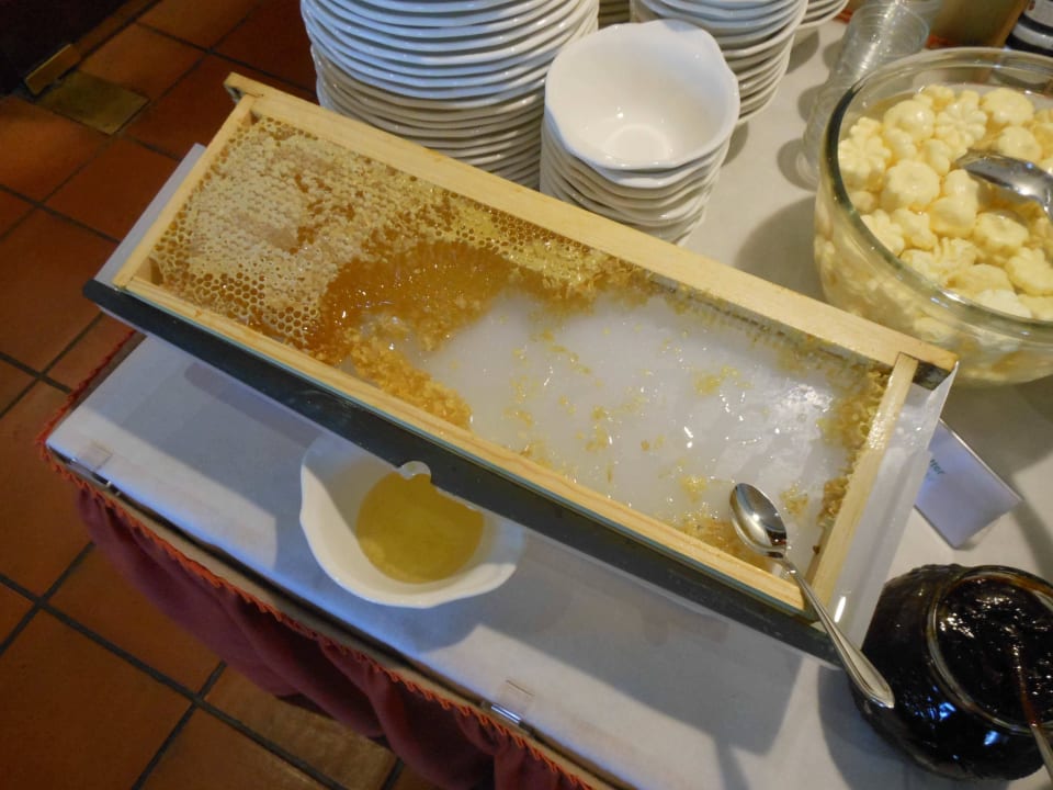 So kann man auch den Honig servieren Hotel DER LINDENHOF