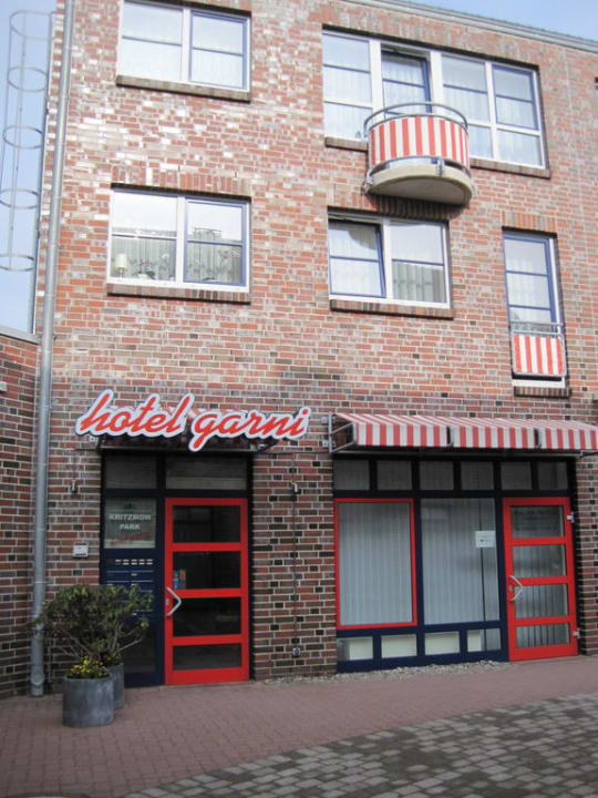 Hoteleingang Hotel Rostock West im Kritzmow Park