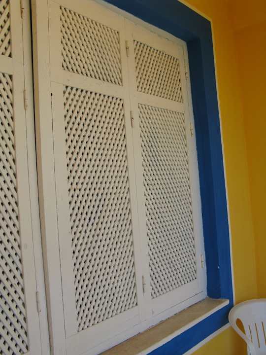 Das Fenster von außen  Hawai Beach Club