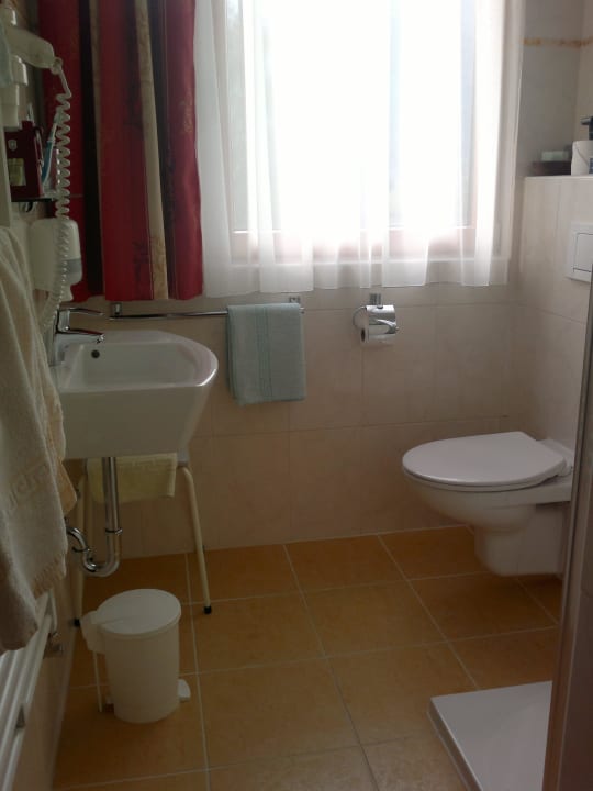 Bad vom Hotelzimmer Hotel Laserz