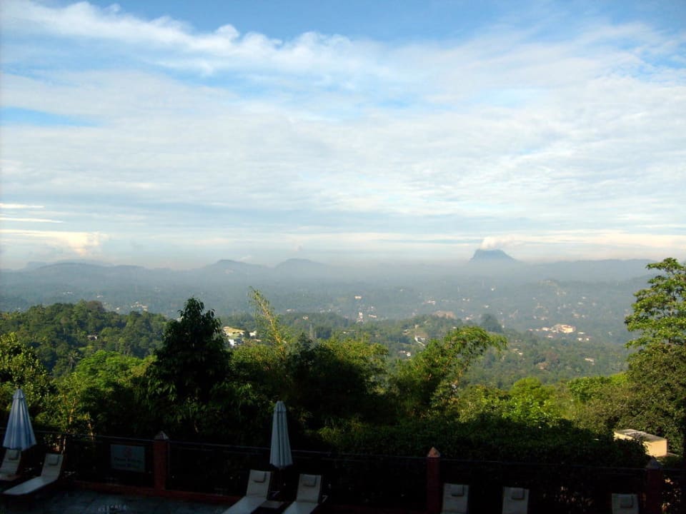 Blick über Kandy Hotel Amaya Hills