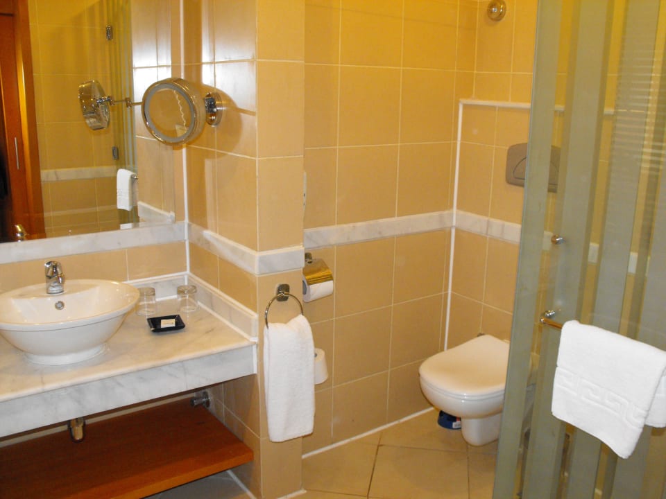 Standardzimmer Bad Parrotel Beach Resort