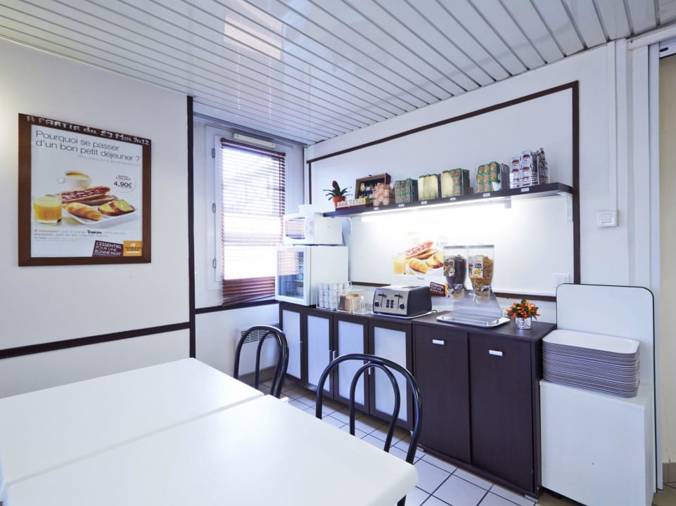 BUFFET PETIT DEJEUNER Hotel Première Classe Lyon Genay-Massieux