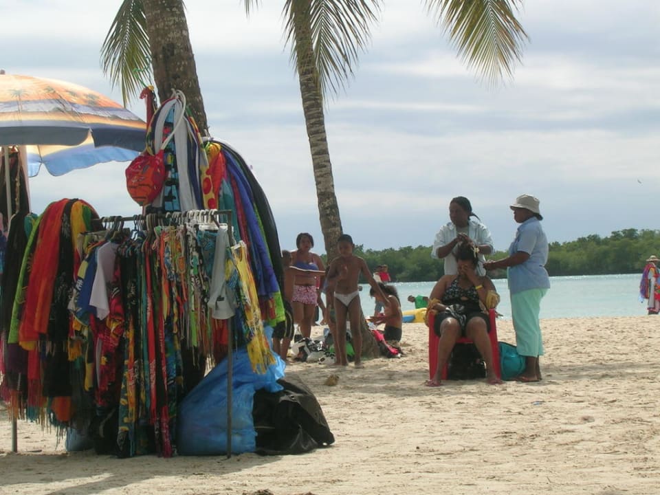 Strandverkäufer BelleVue Dominican Bay