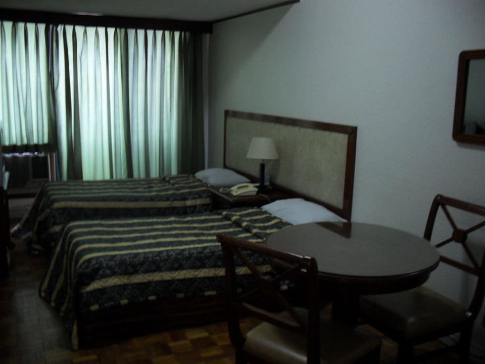 Unser erstes Zimmer Makati Prime Tower Suites