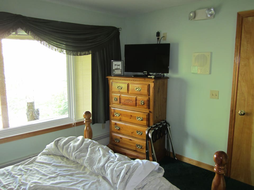 Fernseher Hotel Alaska House of Jade A&B