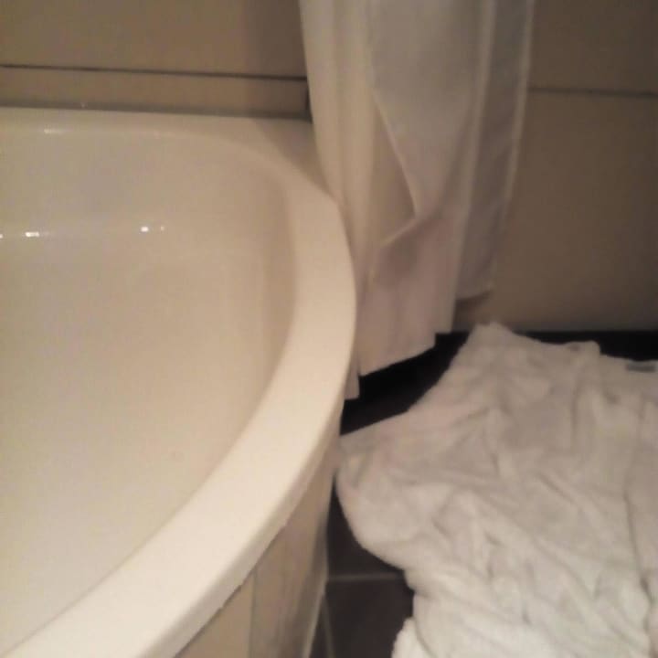 Duschvorhang zu lang/kurz Holiday Inn - the niu, Fusion Hamburg St. Georg