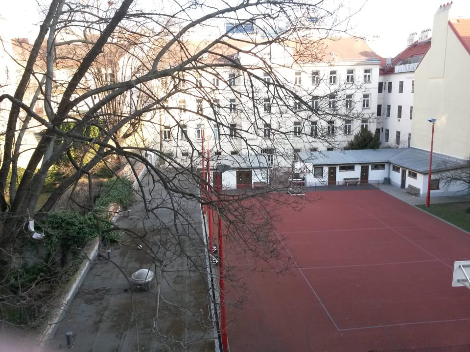 Fenster zum ruhigen Innenhof Flemings Selection Hotel Wien-City