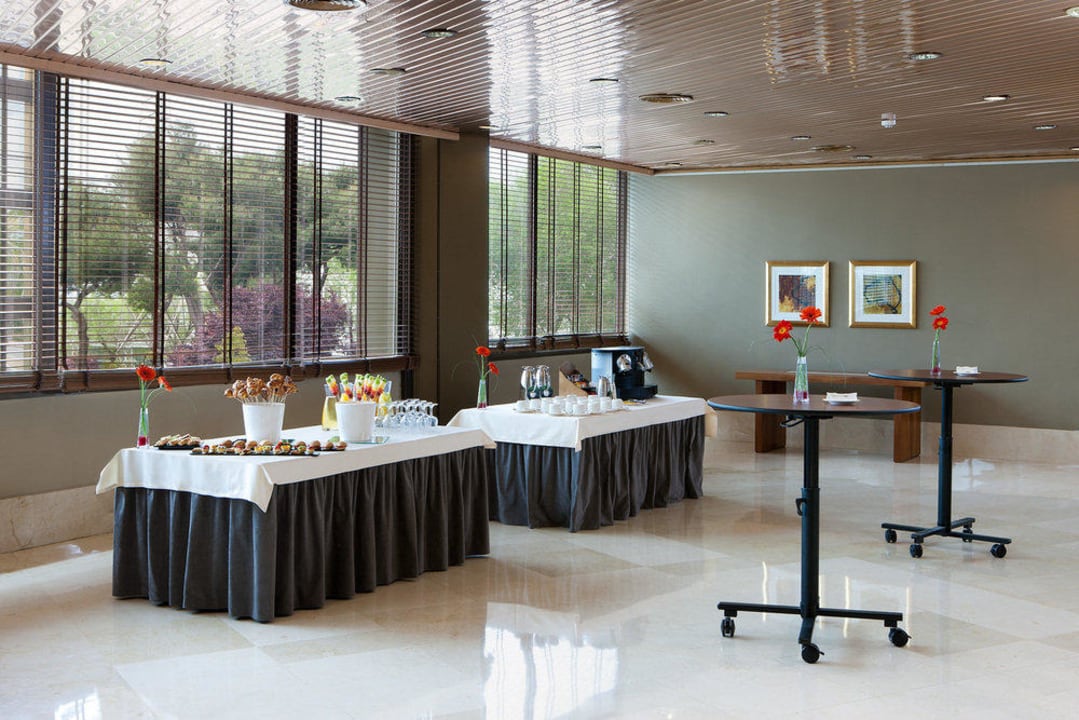  Meeting Room Coffee - Hall NH Barcelona Sant Just