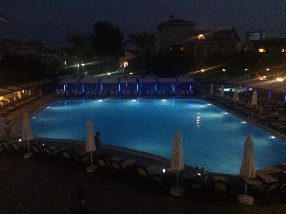 Pool am Abend Side Breeze Hotel