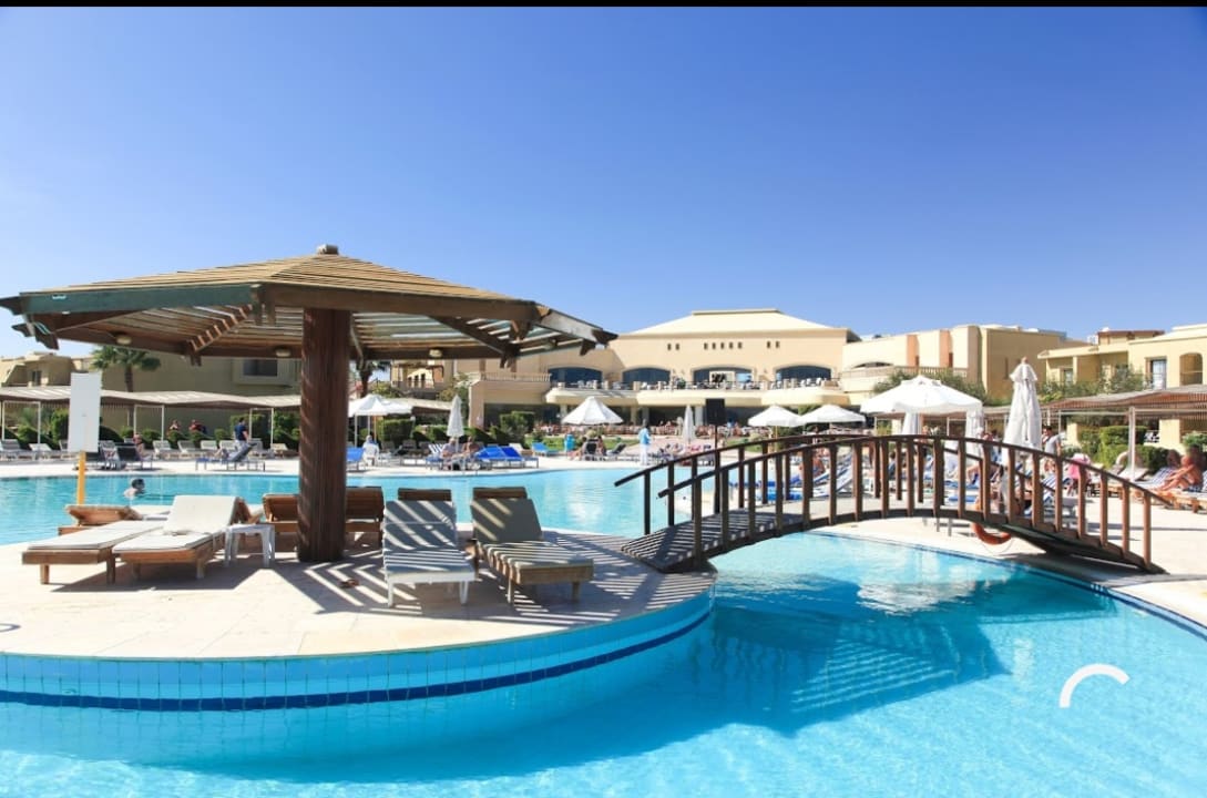 Pool Three Corners Equinox Beach Resort