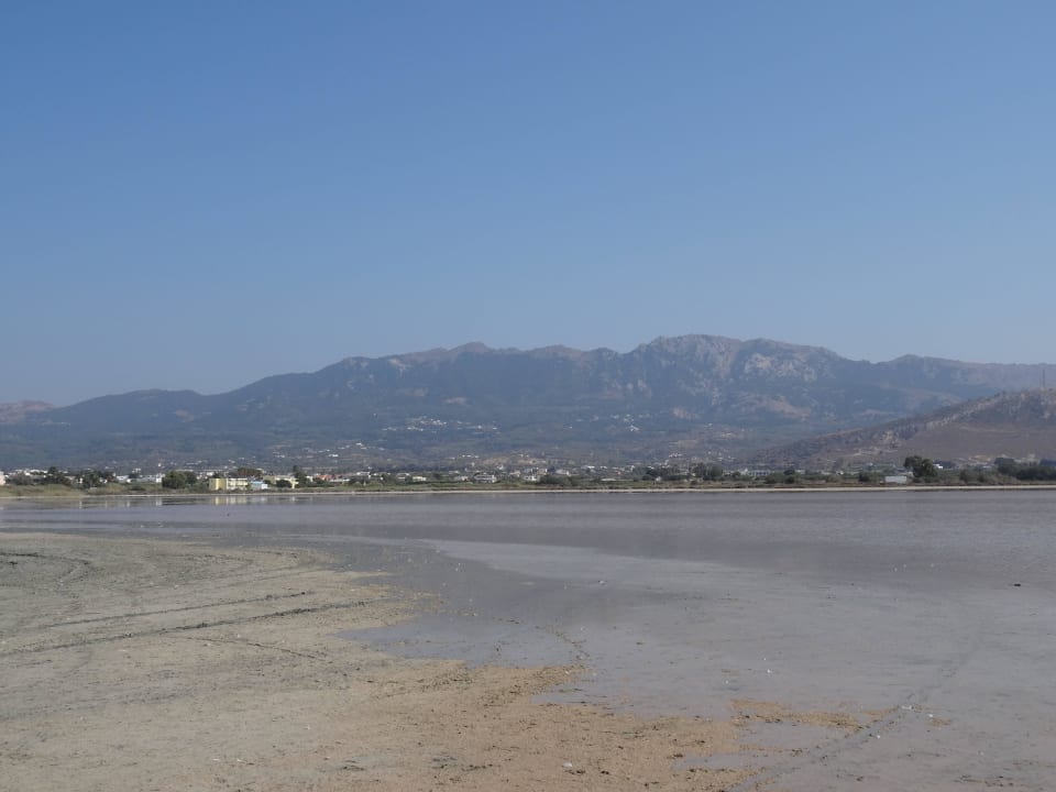 Salzsee (Richtung Tigaki) Caravia Beach Hotel