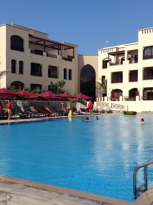 Pool The Cove Rotana Resort