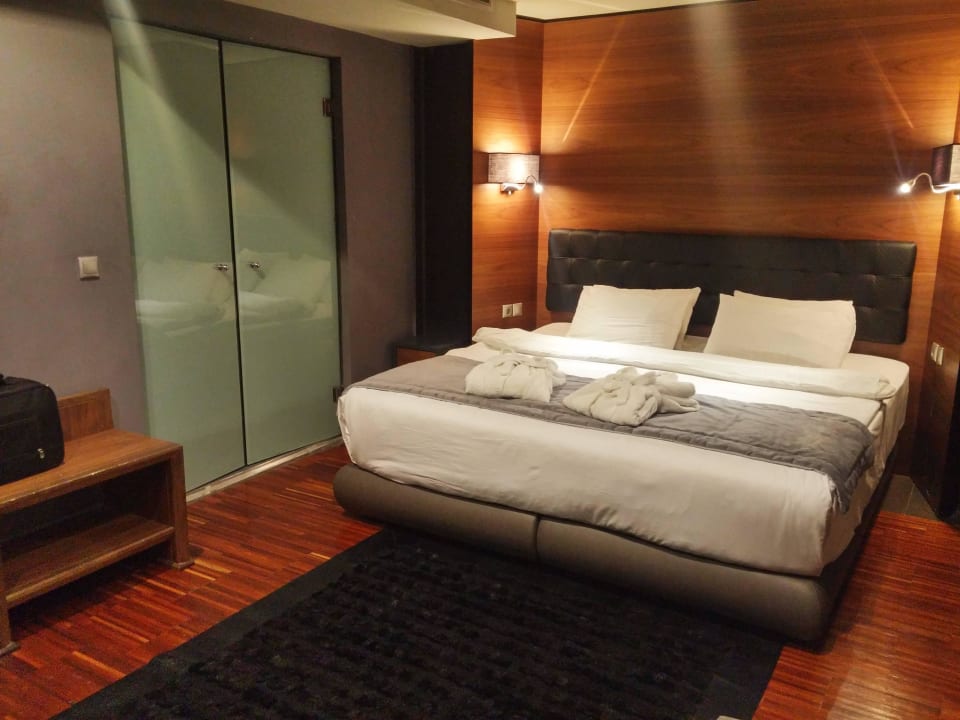 Standard (Pearl) Suite Diamond Suites