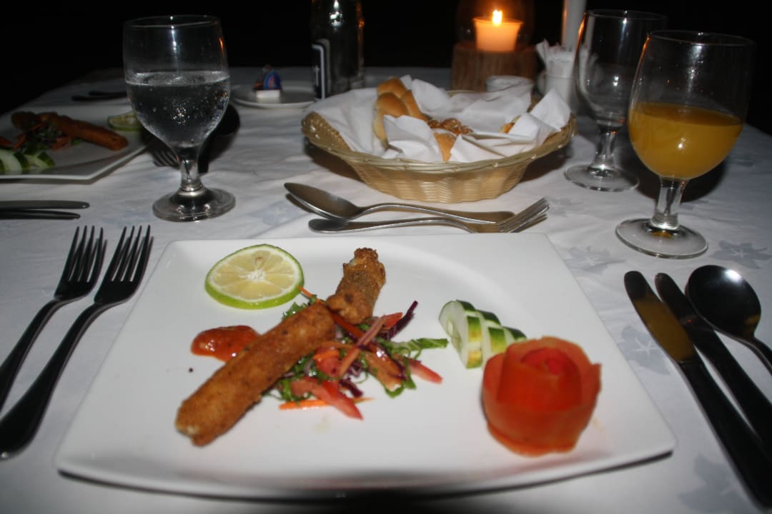 5 Gänge Candle Light Dinner am Strand Neptune Pwani Beach Resort & Spa