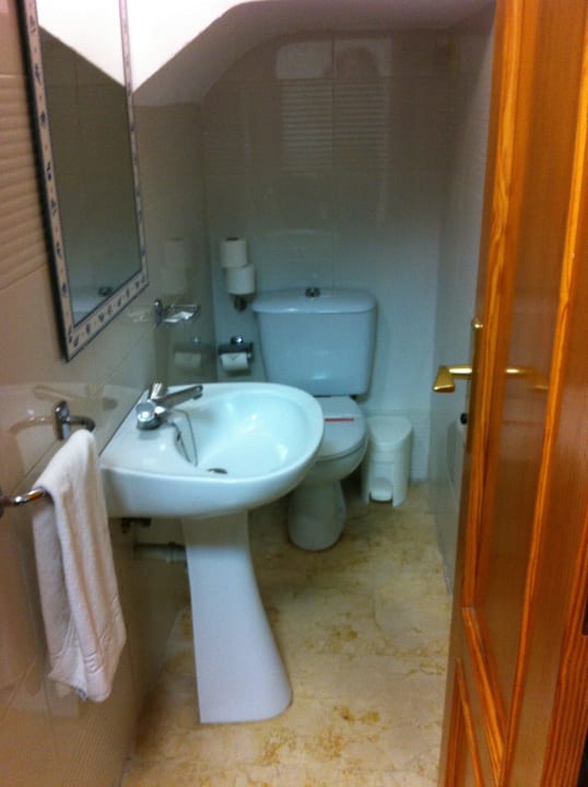 Gästetoilette im EG Apartamentos Vista Sur