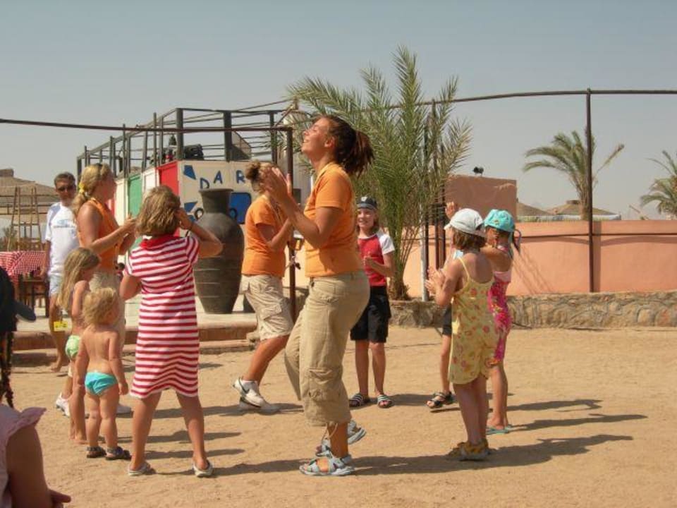 Lucy lustig in Action 2 Eagles Paradise Abu Soma