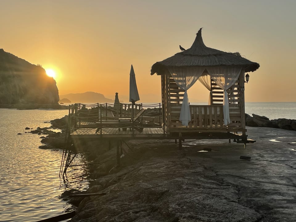 Strand Aria Resort & Spa