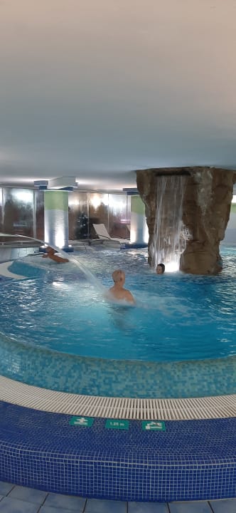 Pool Bull Escorial & Spa