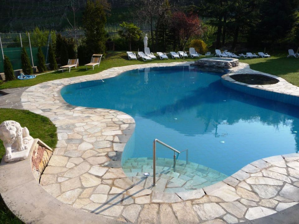 Außenpool Hotel Burggräflerhof