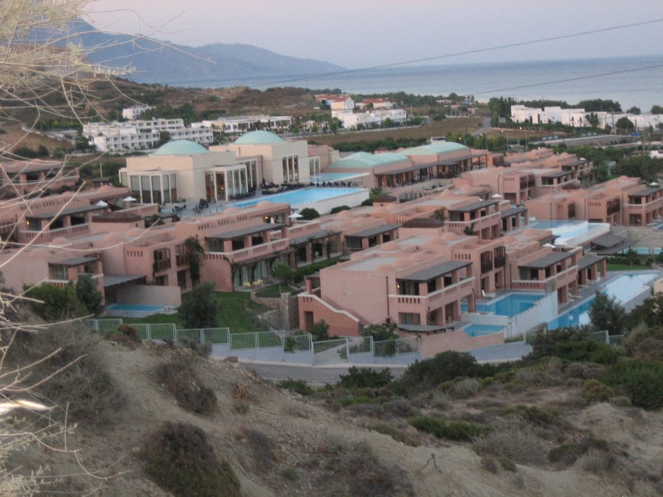 Blick auf die Hotelanlage Atlantica Belvedere Resort