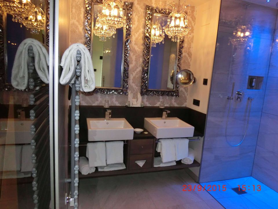 Bad und Dusche Hotel König Ludwig
