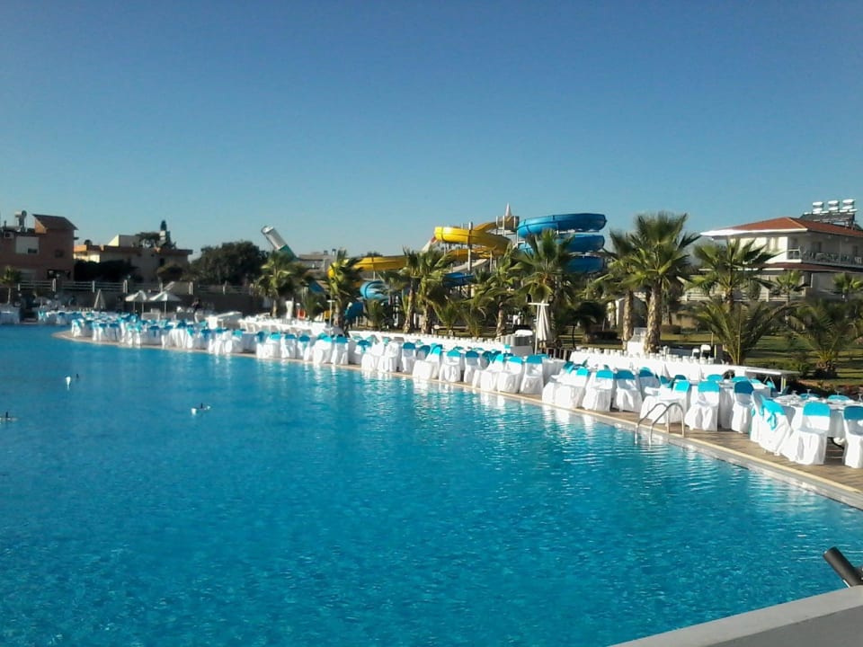 Super Gala Dinner im Poolbereich Sultan of Dreams Hotel & Spa