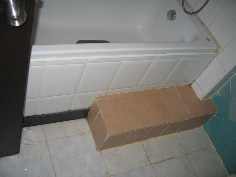 Badezimmer im Deluxe Balcony Room Hotel Patong Bay Garden