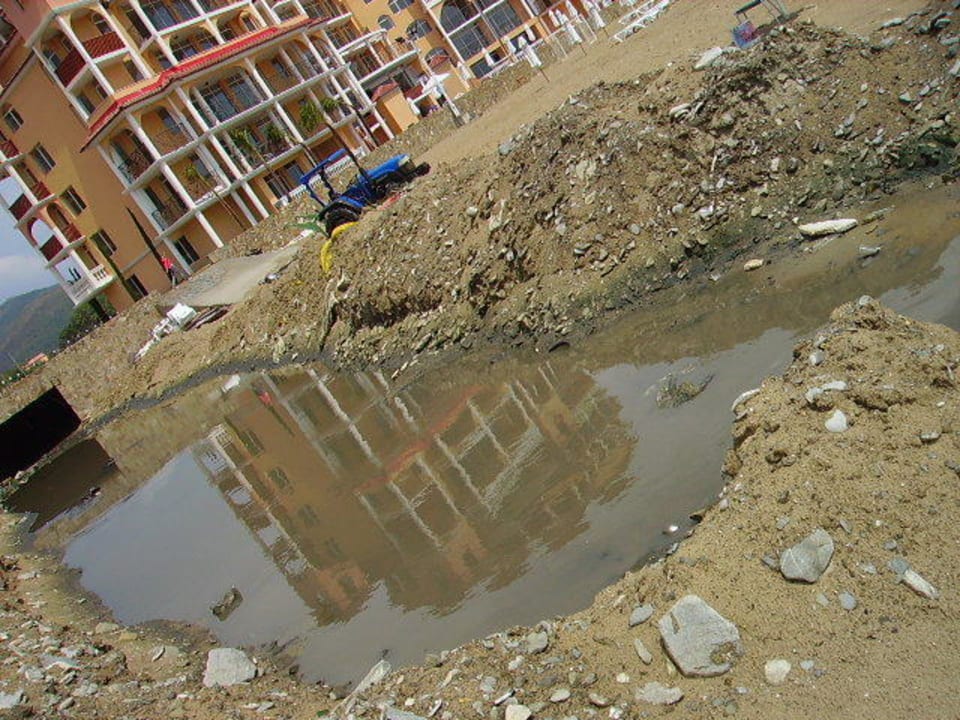 Fakalien und Kloakenkanal Hotel Atrium Beach