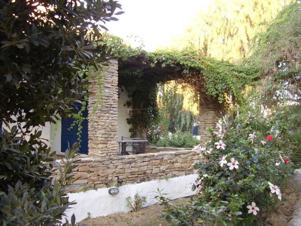 Außenansicht/Gartenanlage Alkyoni Beach Hotel