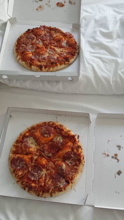 Pizza des Hotels vor Ort gebacken B&B Hotel Baden Airpark