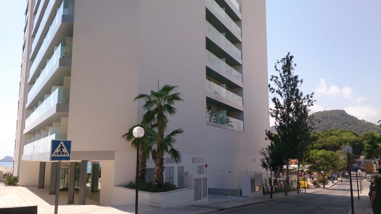 Rechts geht es zur Malibubar runter Son Moll Sentits Hotel & Spa