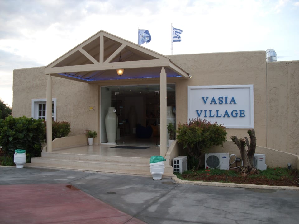 Wejscie do hotelu Vasia Sea Retreat