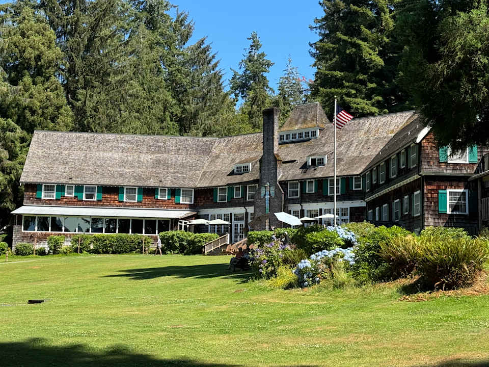 Außenansicht Lake Quinault Lodge