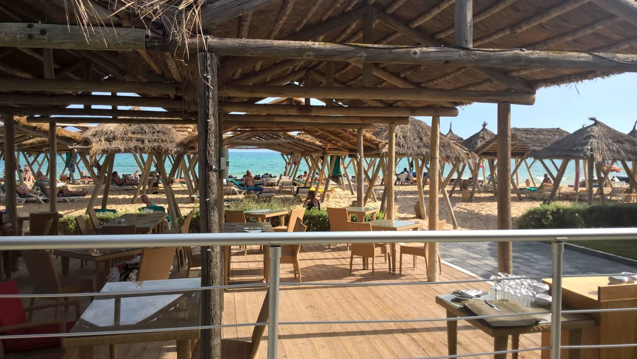 Strandrestaurant The Orangers Beach Resort and Bungalows