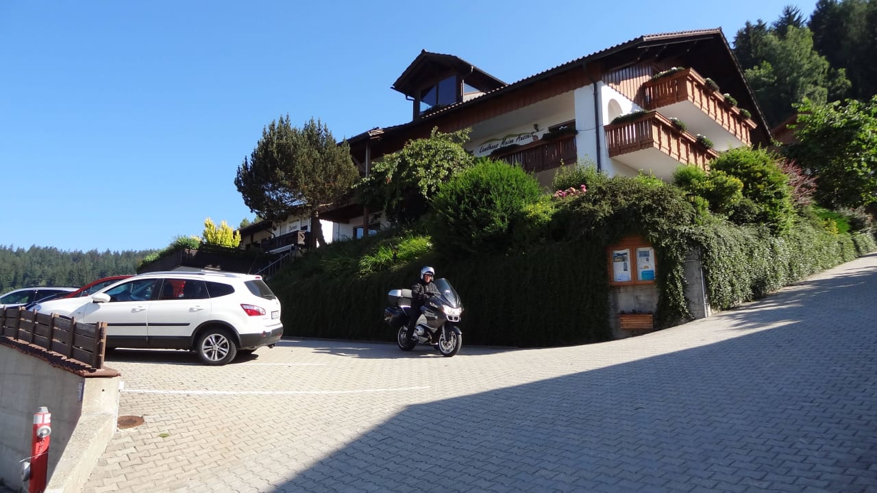 Das Motorrad durfte in die Garage Landhaus Meine Auszeit