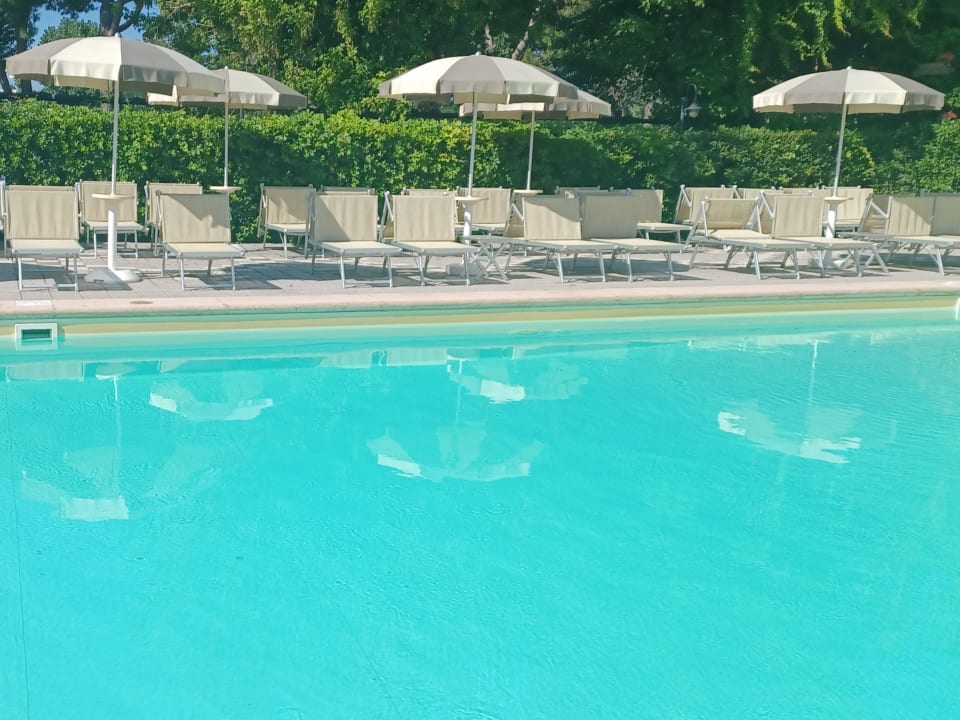 Pool Hotel President