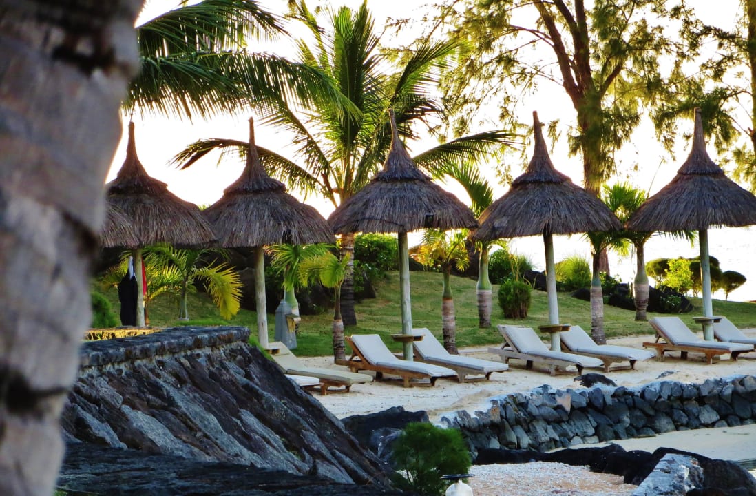 Liegen in der Meerbucht  LUX* Grand Gaube Resort & Villas