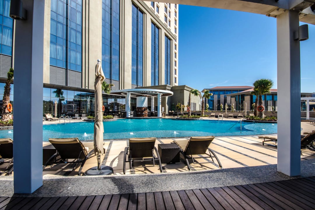 Pool Hyatt Regency Dubai Creek Heights