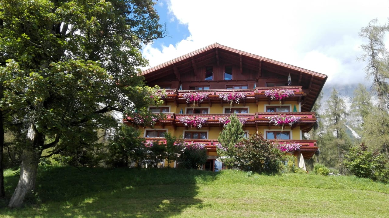 Schön geschmückt und gut gepflegt Hotel Rösslhof