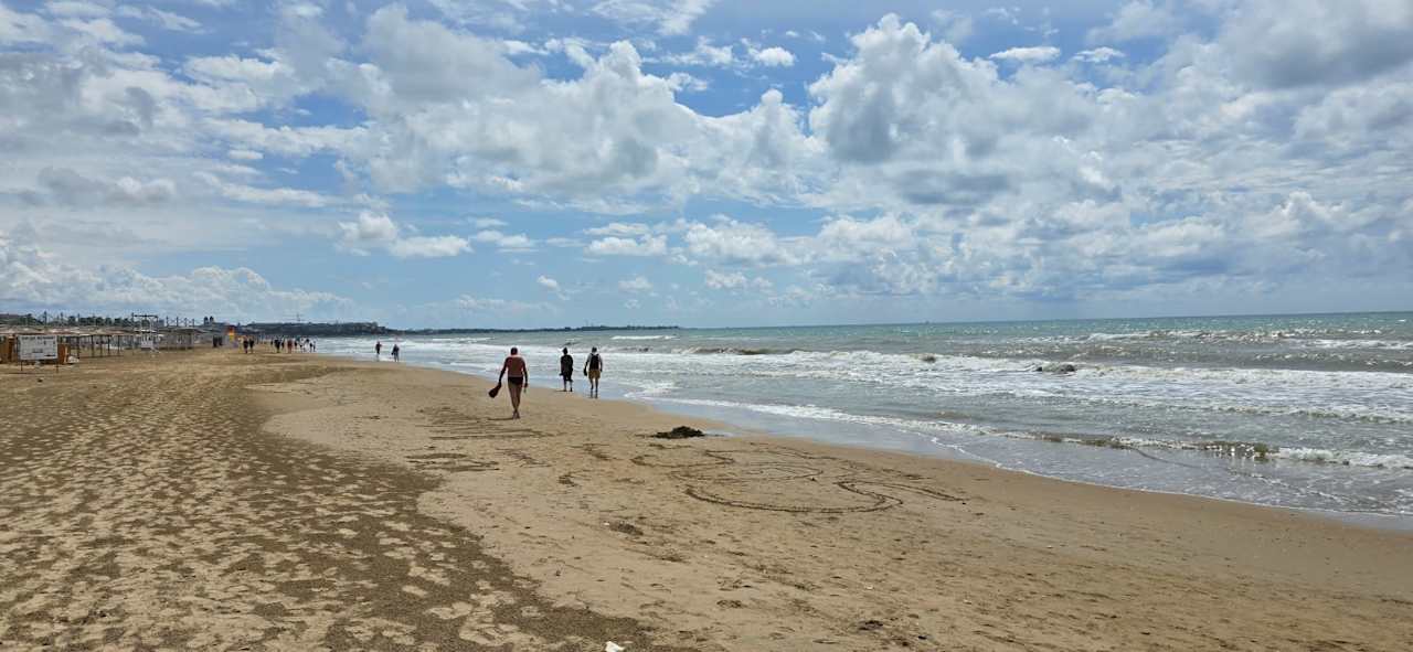 Strand Well Palace Side