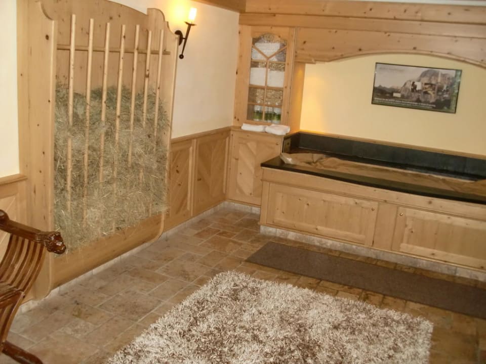 SPA Bereich Heu Anwendungen Falkensteiner Hotel & Spa Falkensteinerhof